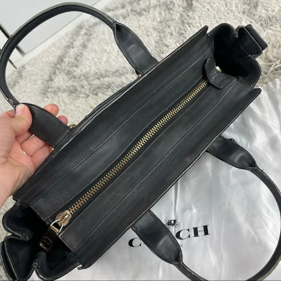 Coach Swagger In Patchwork Pebble Black Leather shoulder Bag